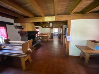 Ostello Zotta - Vista interno sala Ostello Zotta - Vista salone d'entrata